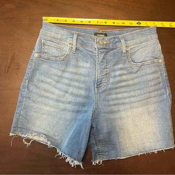 Express women’s Shortie High Rise Hyper Stretch shorts. Size 6. - Picture 5 of 7